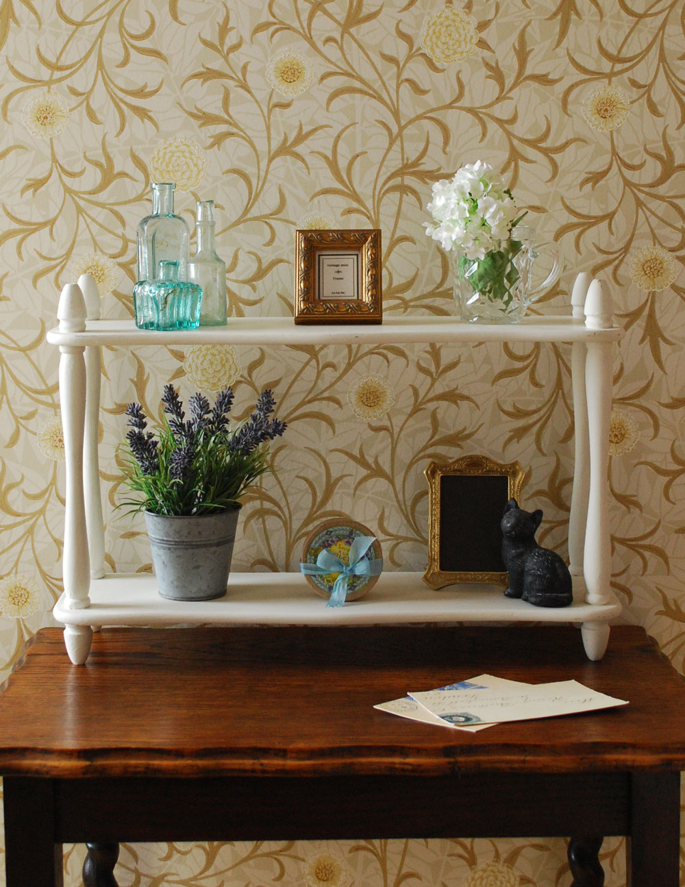 フレンチホワイトペイントのアンティークシェルフ、ディスプレイラック (d-1012-f)