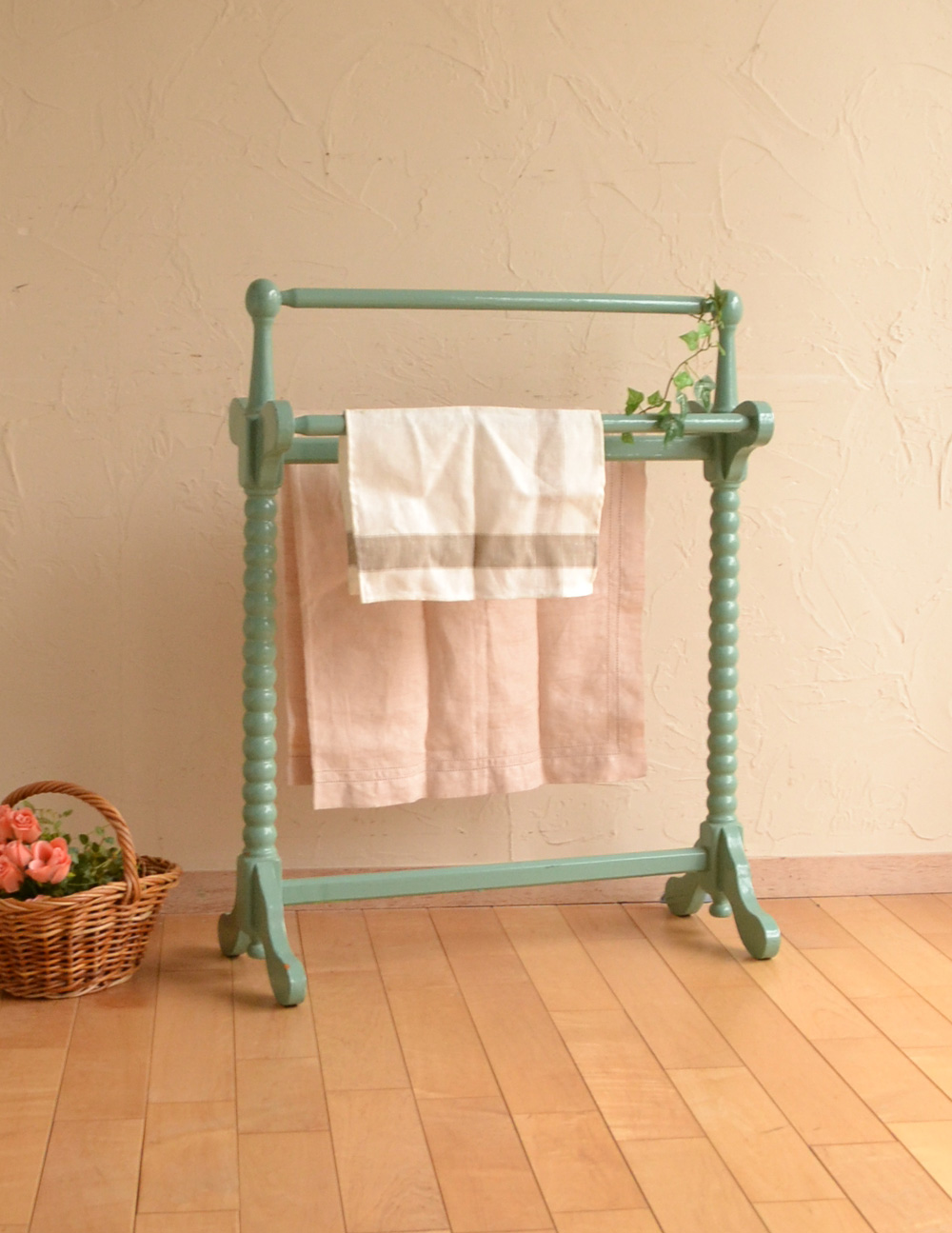 色もかたちもお洒落なペイントのアンティークタオルハンガー（タオルレイル） (d-1179-f)
