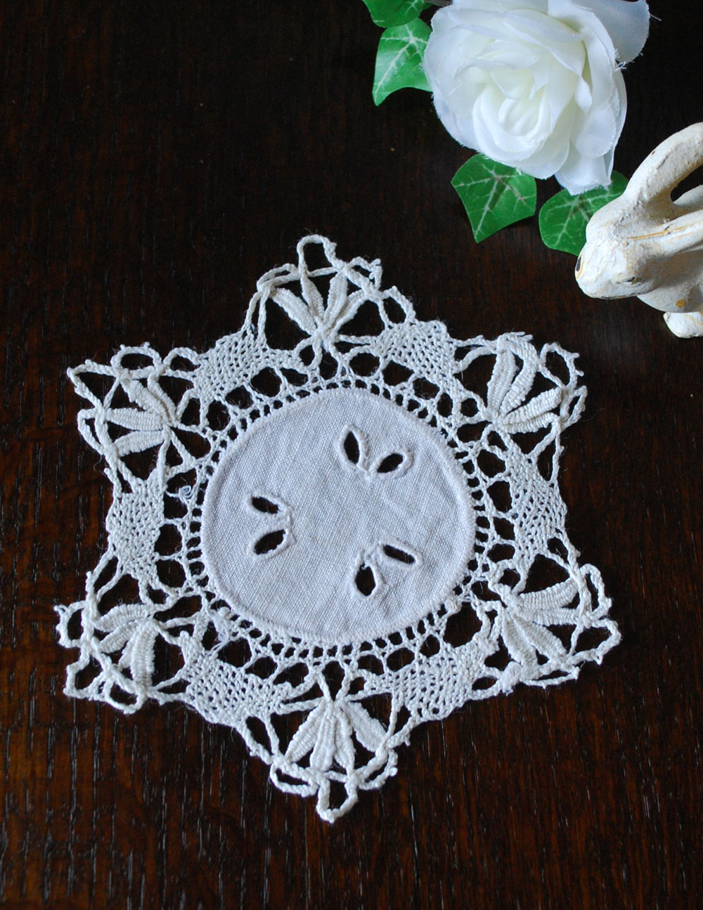 小さなサイズのアンティークドイリーレース (d-1243-z)