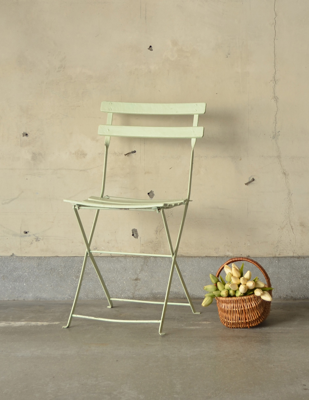 お庭で使えるアンティークの椅子、グリーン色のガーデンチェア (d-828-c)
