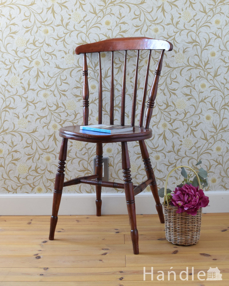 イギリスアンティーク椅子、丸い座面の可愛いキッチンチェア (d-891-c)