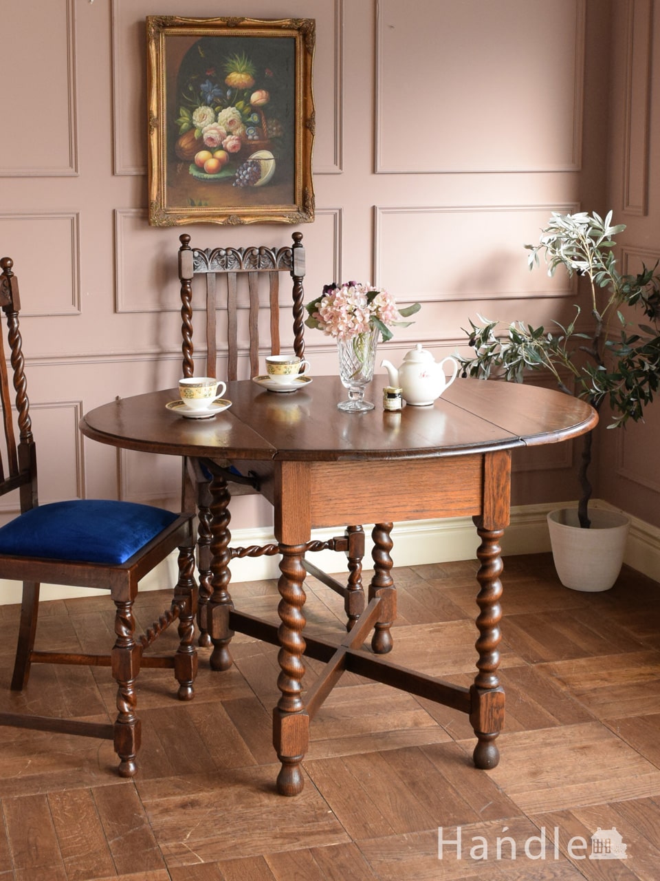 ツイスト脚のめずらしいアンティークのテーブル、伸長式アンティークバタフライテーブル