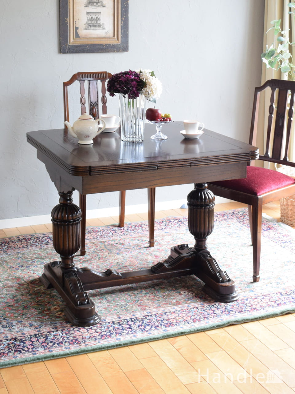 脚の装飾が美しいアンティークの伸長式テーブル、イギリスから届いたおしゃれなバルボスレッグのドローリーフ
