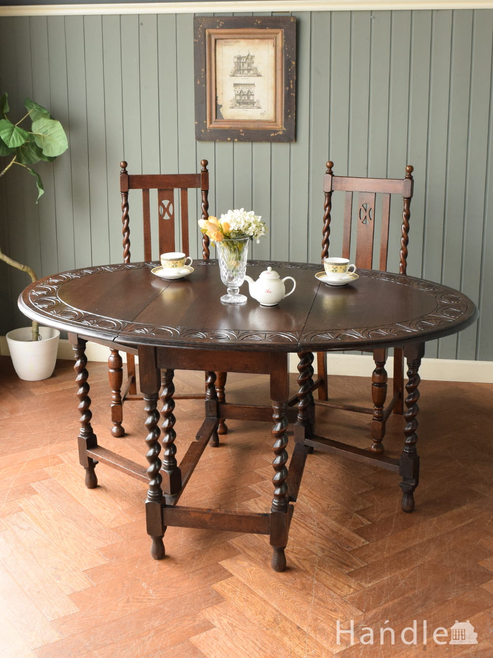 英国から届いた伸長式のゲートレッグテーブル、ルネットが彫刻されたアンティーク伸長式テーブル (q-3455-f)