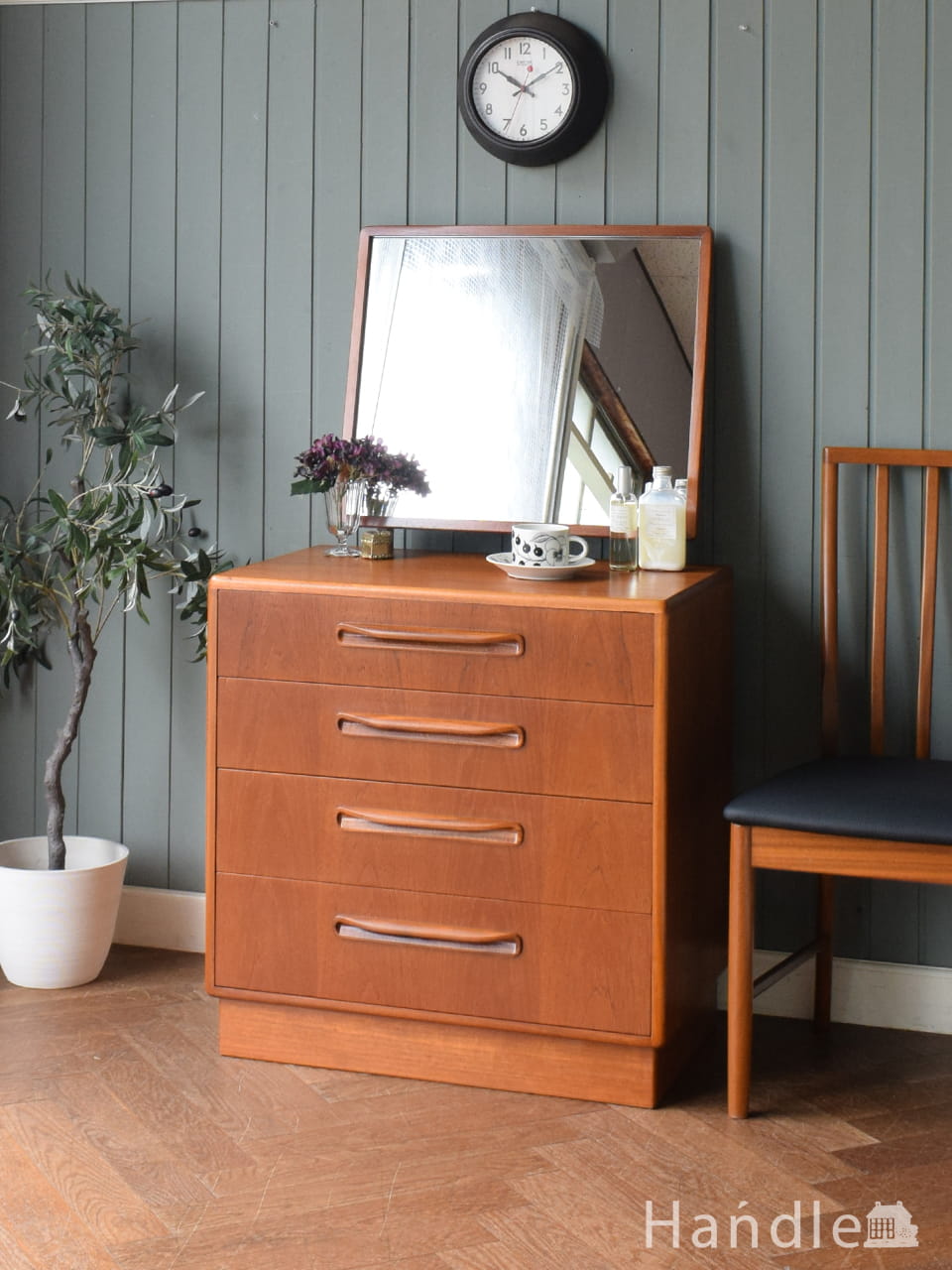 G-planのミラー付きチェスト、フレスコのドレッサーチェスト
