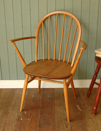 肘掛付きのシンプルな椅子、アンティーク アーコール フープバックアームチェア （ワイド）