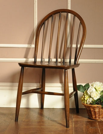 茶色の北欧スタイルの椅子、アンティーク アーコール フープバックチェア（６本・脚まっすぐ）タグ有り (ear-6m-kt)