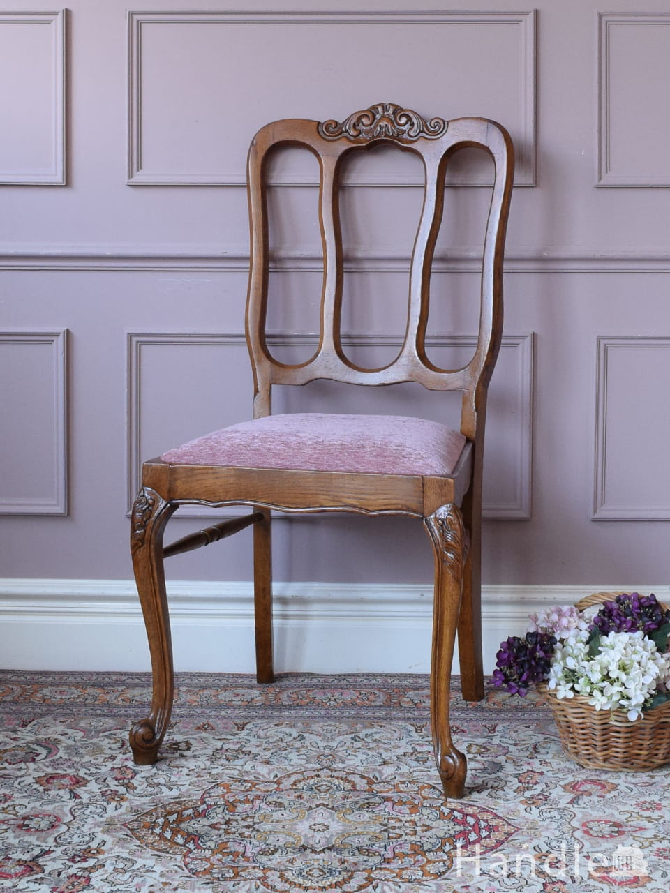 フランスから届いたアンティークの椅子、猫足がおしゃれなダイニングチェア