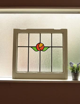 可愛い薔薇がアクセント　イギリスアンティーク ステンドグラス (g-820)