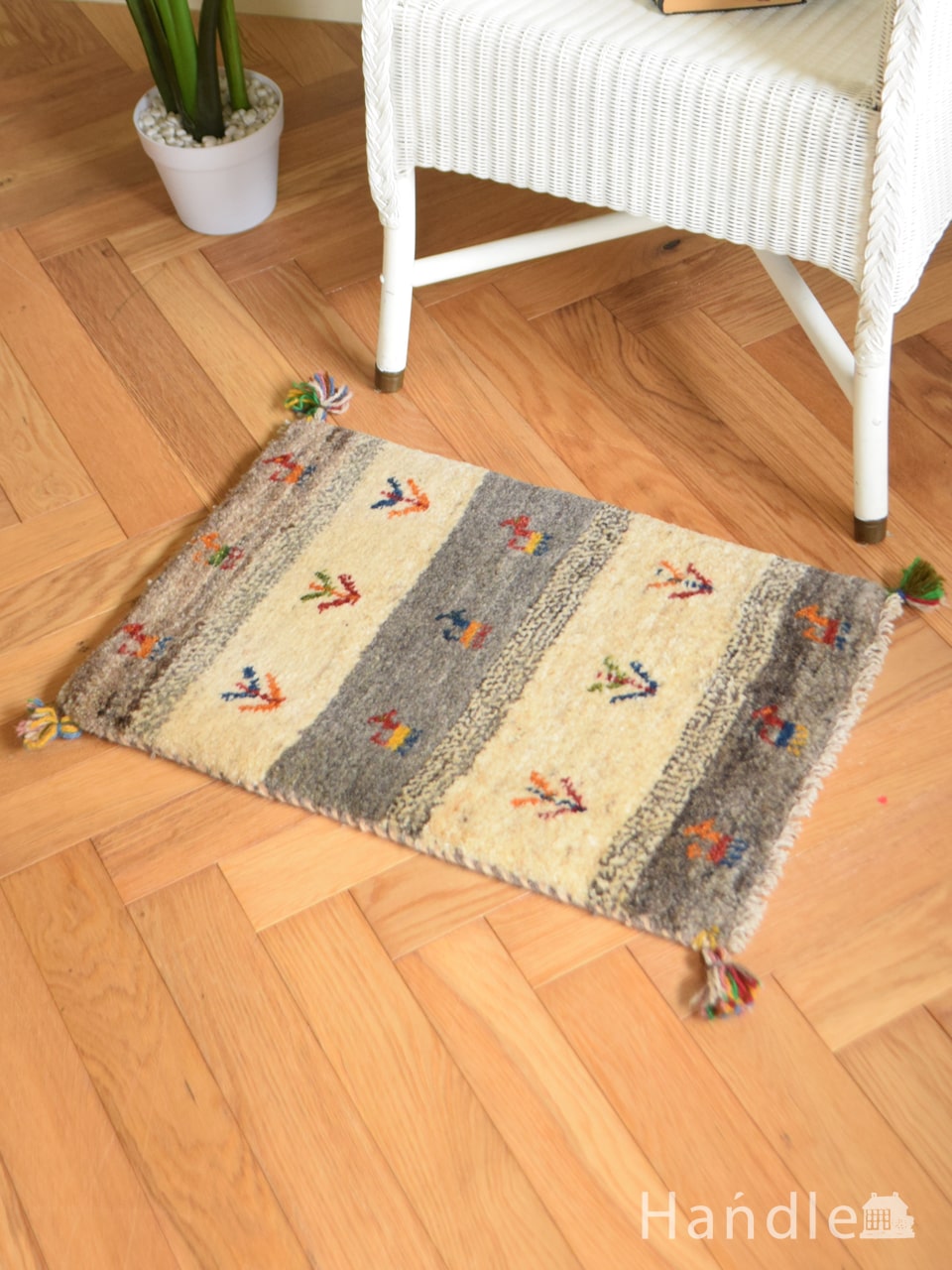 おしゃれな模様のギャッベ、合わせやすいナチュラルカラーの草木染絨毯(m-4821-z)｜インテリア雑貨