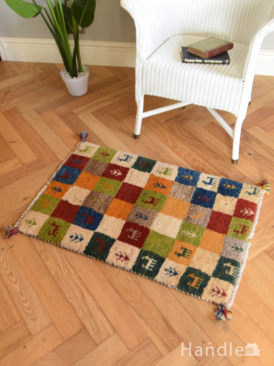 おしゃれな模様のギャッベ、カラフルなチェッカー模様の気軽に使える草木染絨毯  (m-4841-z)