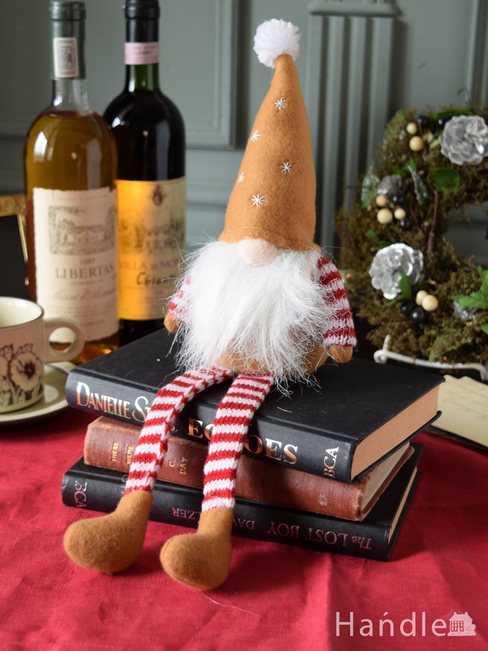 北欧のクリスマス雑貨、茶色の帽子を被った妖精トムテの人形（スターダスト・KH） (cm-242)