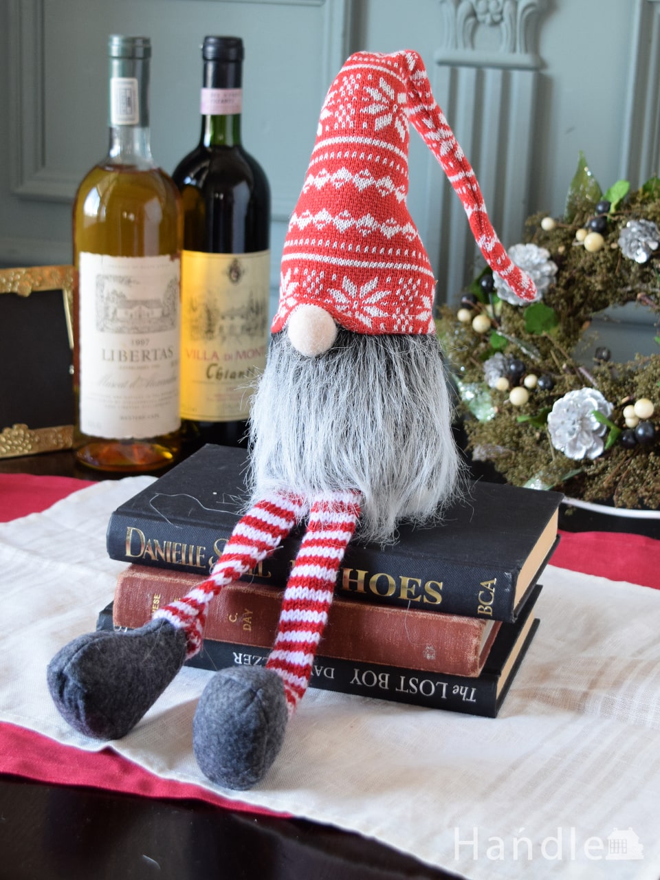 北欧のクリスマス雑貨、赤い帽子を被った妖精トムテの人形