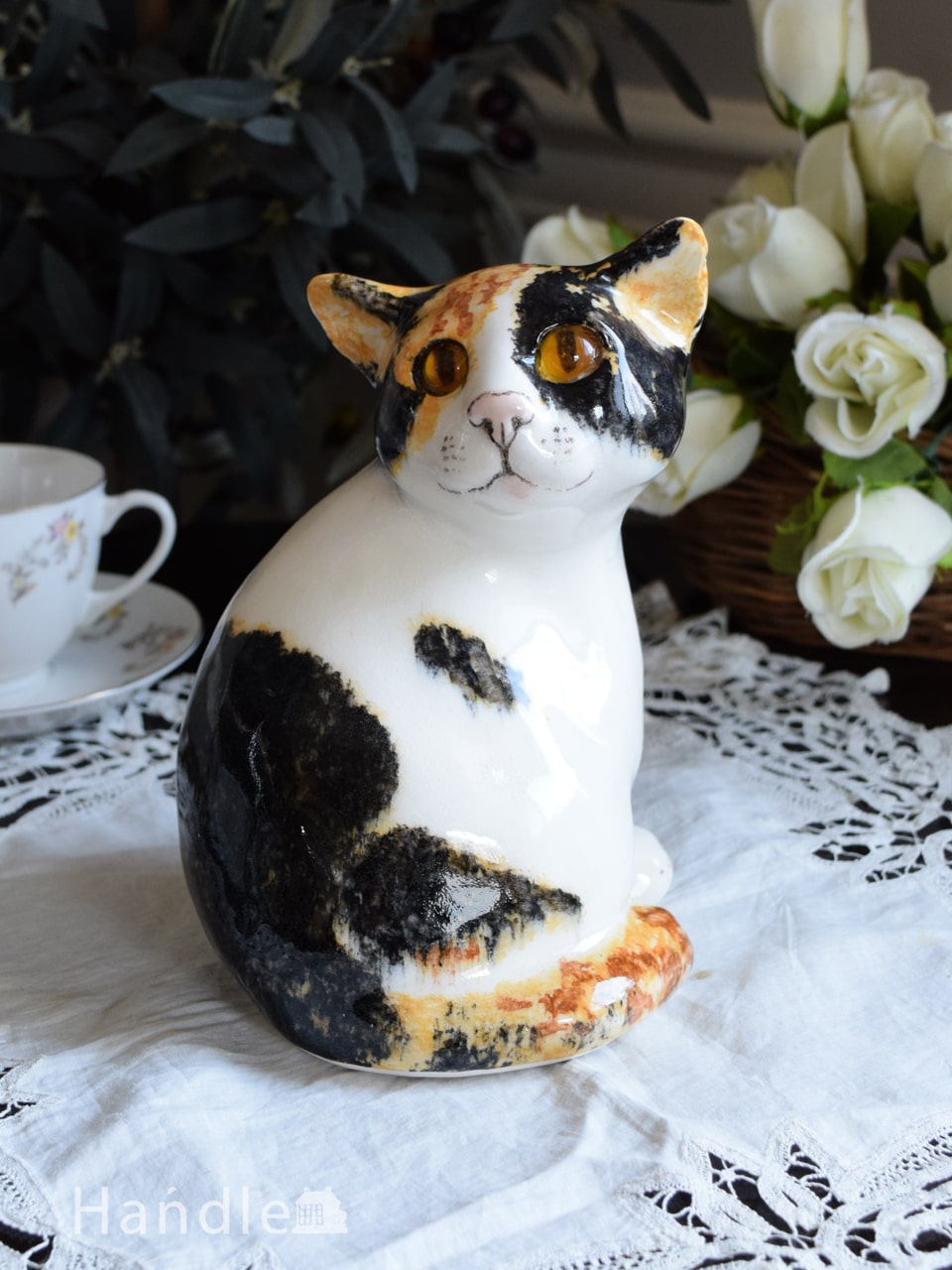 ジェニー・ウィンスタンレイ手作りの三毛猫、陶磁器で出来たウィン