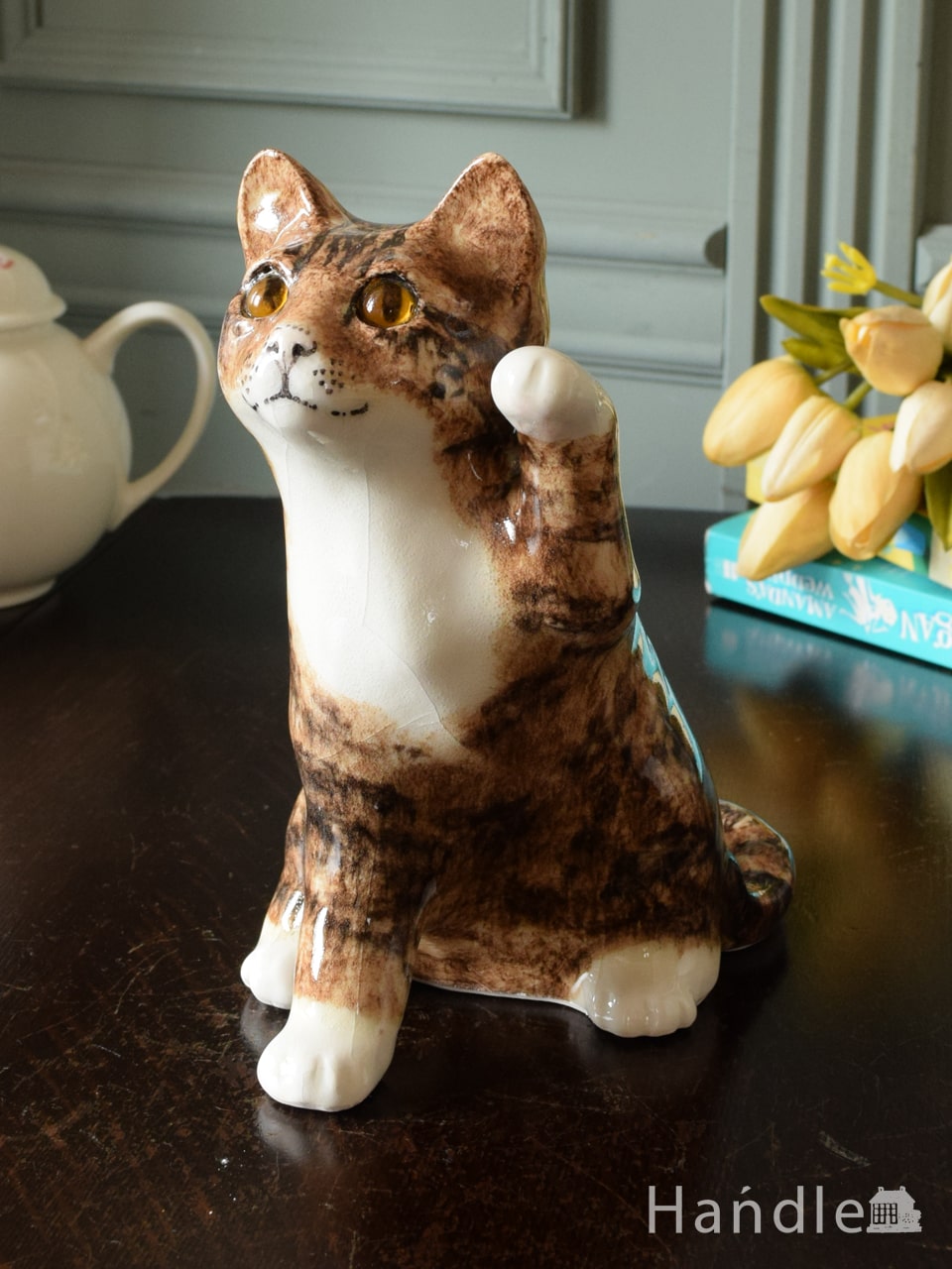 イギリスから届いた招き猫、手作りの陶磁器で出来たウィンスタンレイ