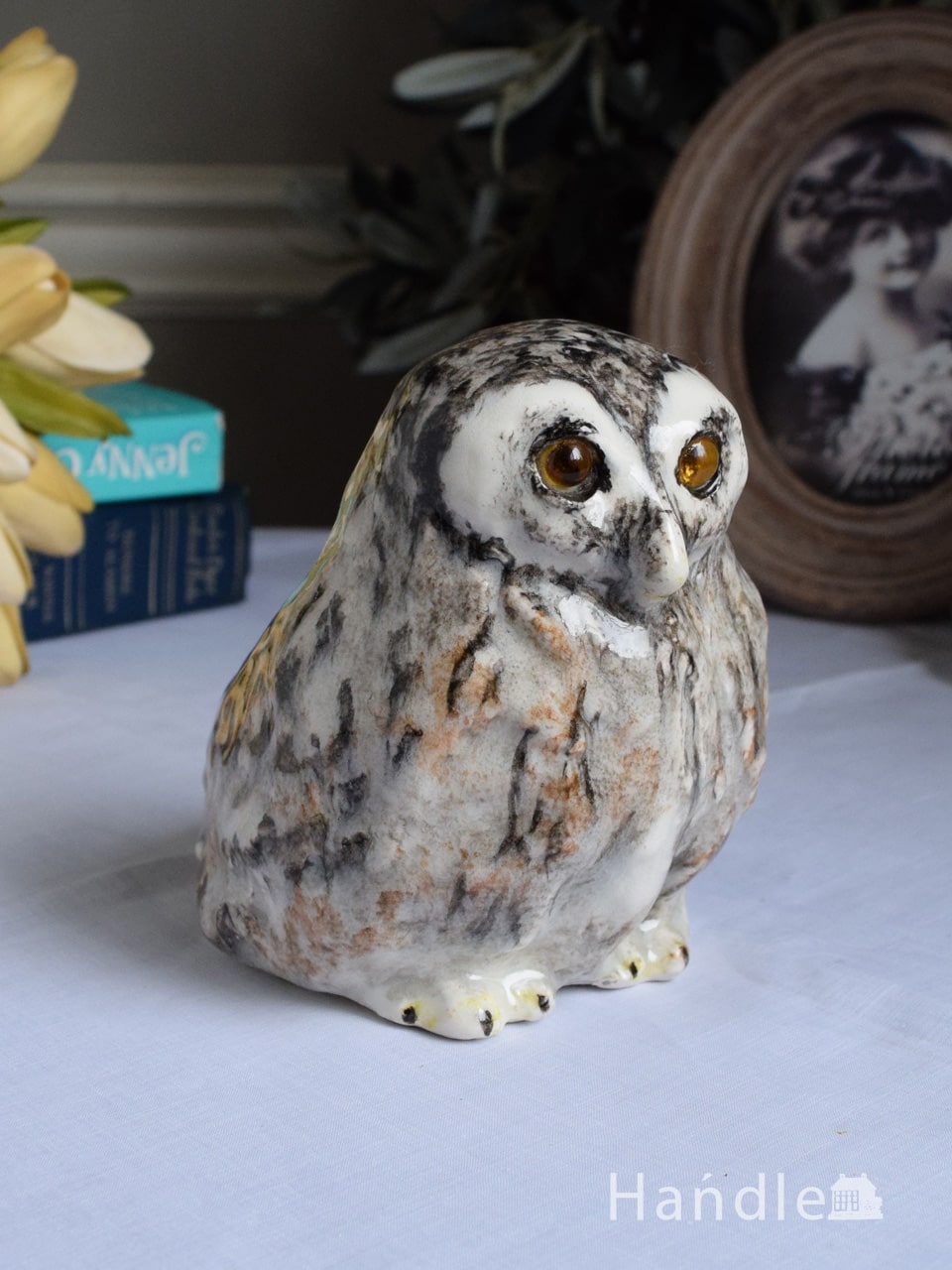イギリスから届いた手作りの愛くるしい表情の陶磁器のフクロウ、ウィンスタンレイオウル（WINSTANLEY OWL） (m-6933-z)
