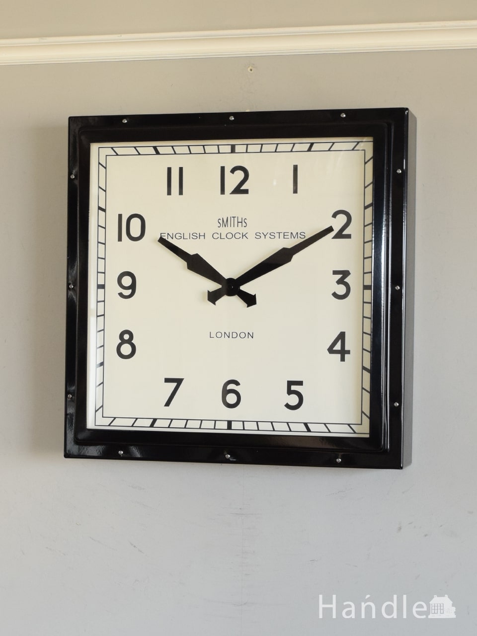 ビンテージ調のおしゃれな壁掛け時計、木製フレームのウォールクロック 