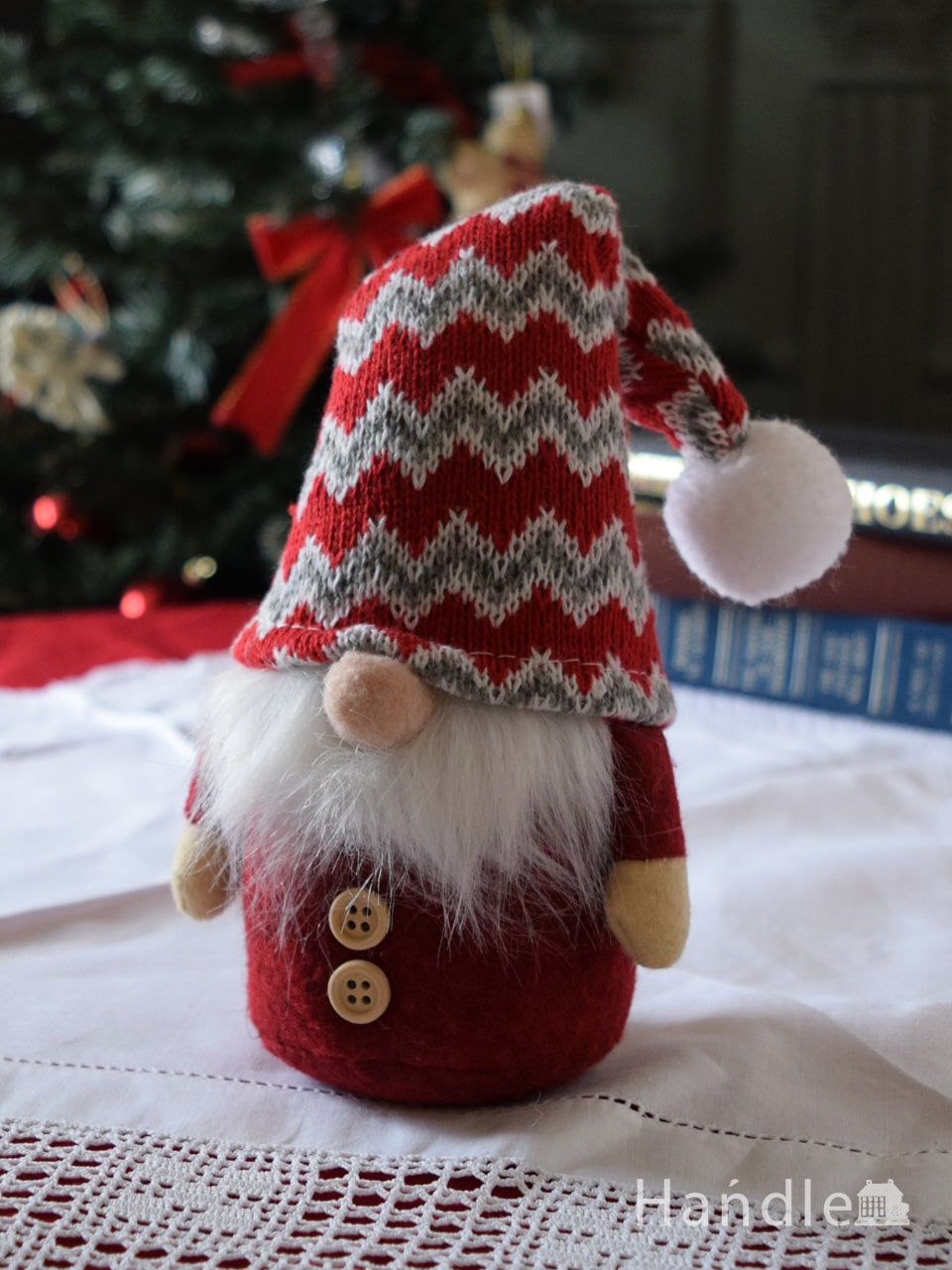 北欧のクリスマス人形、ノルディック柄の帽子を被った妖精トムテのオブジェ（WH） (cm-293)