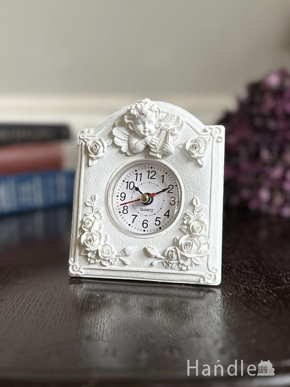 フランスアンティーク調のおしゃれな時計、薔薇とエンジェルの白い置時計 (n20-338)