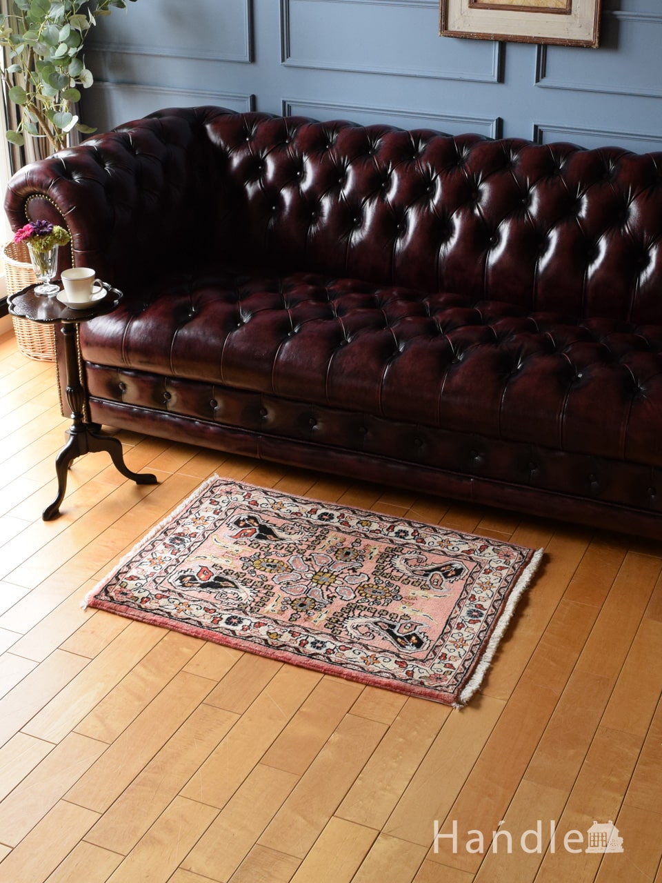 ペイズリー模様が撮っても可愛い絨毯、サルーク（Saroogh）の手織りの絨毯 (m-8027-z)