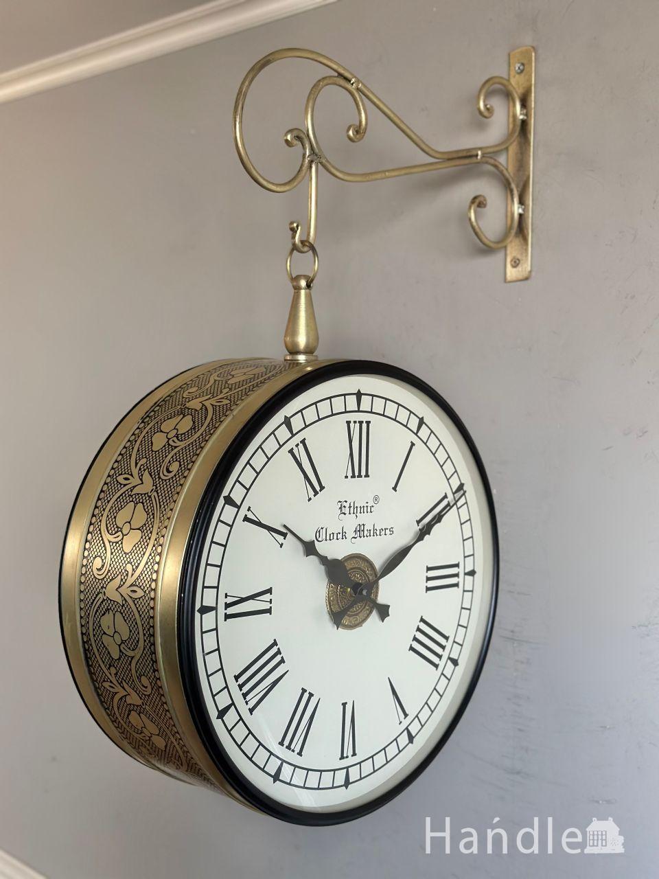 アンティーク調のおしゃれな時計、両面が使えるでおしゃれな壁掛け時計