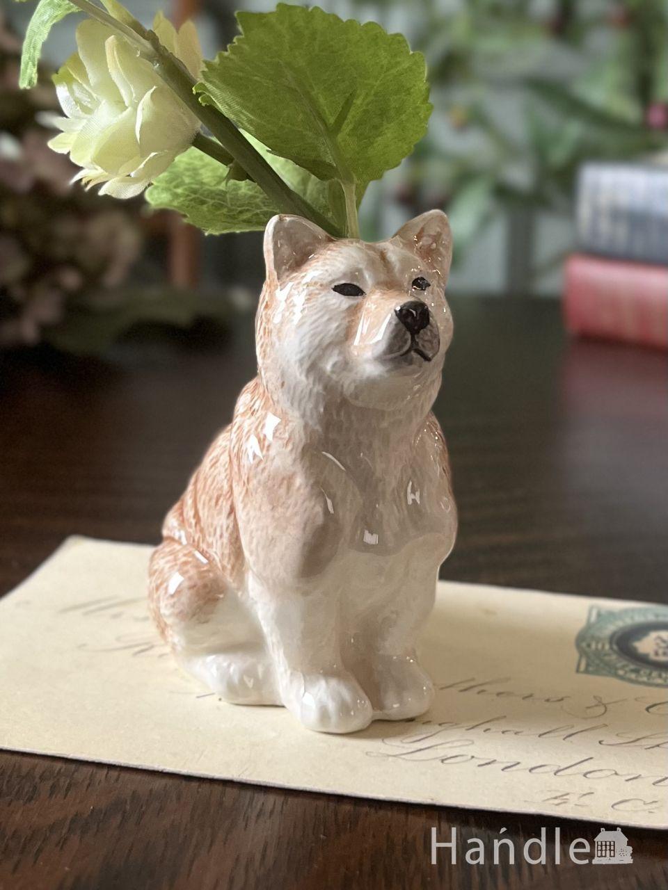 お部屋をおしゃれにディスプレイしてくれる花器、柴犬の可愛いフラワーベース