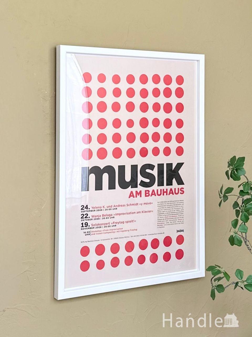 ヴィンテージスタイルのアートフレーム、「musik AM BAUHAUS」グラフィックアートポスター