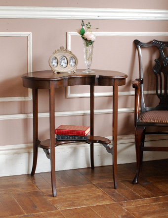 英国アンティークの素敵な家具、オケージョナルテーブル（花台） (j-1063-f)