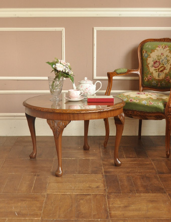 英国テイストのアンティーク家具、丸いコーヒーテーブル (j-1082-f)