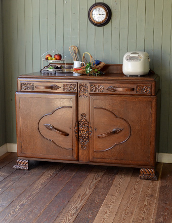 カッコいいアンティークの英国家具、木製の華やかなサイドボード (j-1207-f)