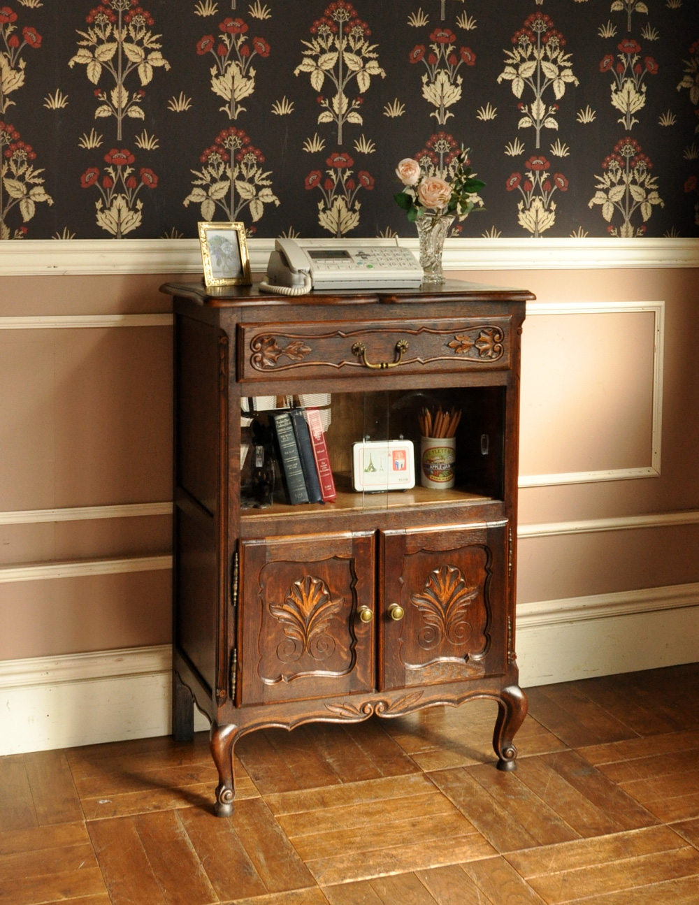 アンティークの南仏家具、ガラスの引き戸付きキャビネット (j-1221-f)