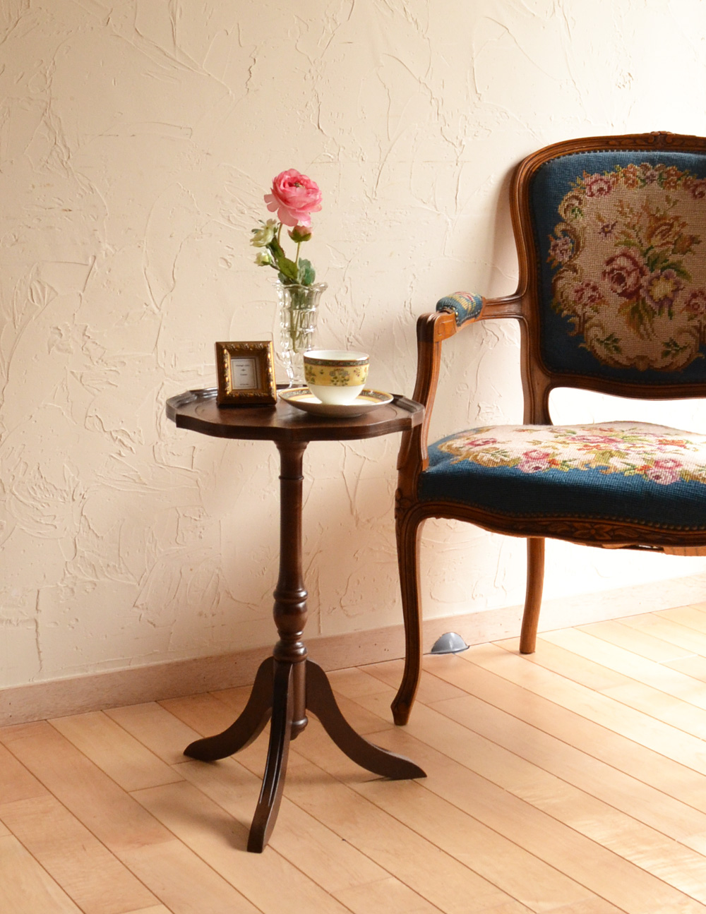 アンティークの英国家具、コンパクトなワインテーブル (j-1324-f)