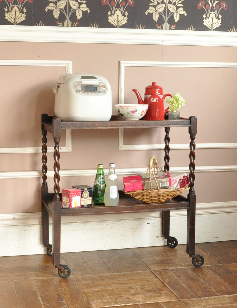 イギリスのどこでも使えるアンティーク家具、２段の棚のワゴン（トロリー）  (j-1373-f)