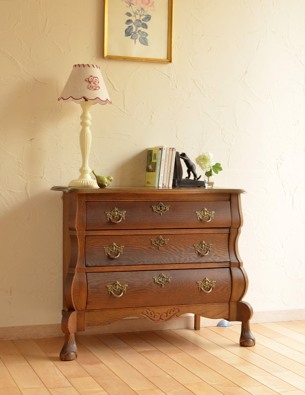 南フランスの優雅なアンティーク家具、小ぶりな３段チェスト（コモード） (j-1386-f)