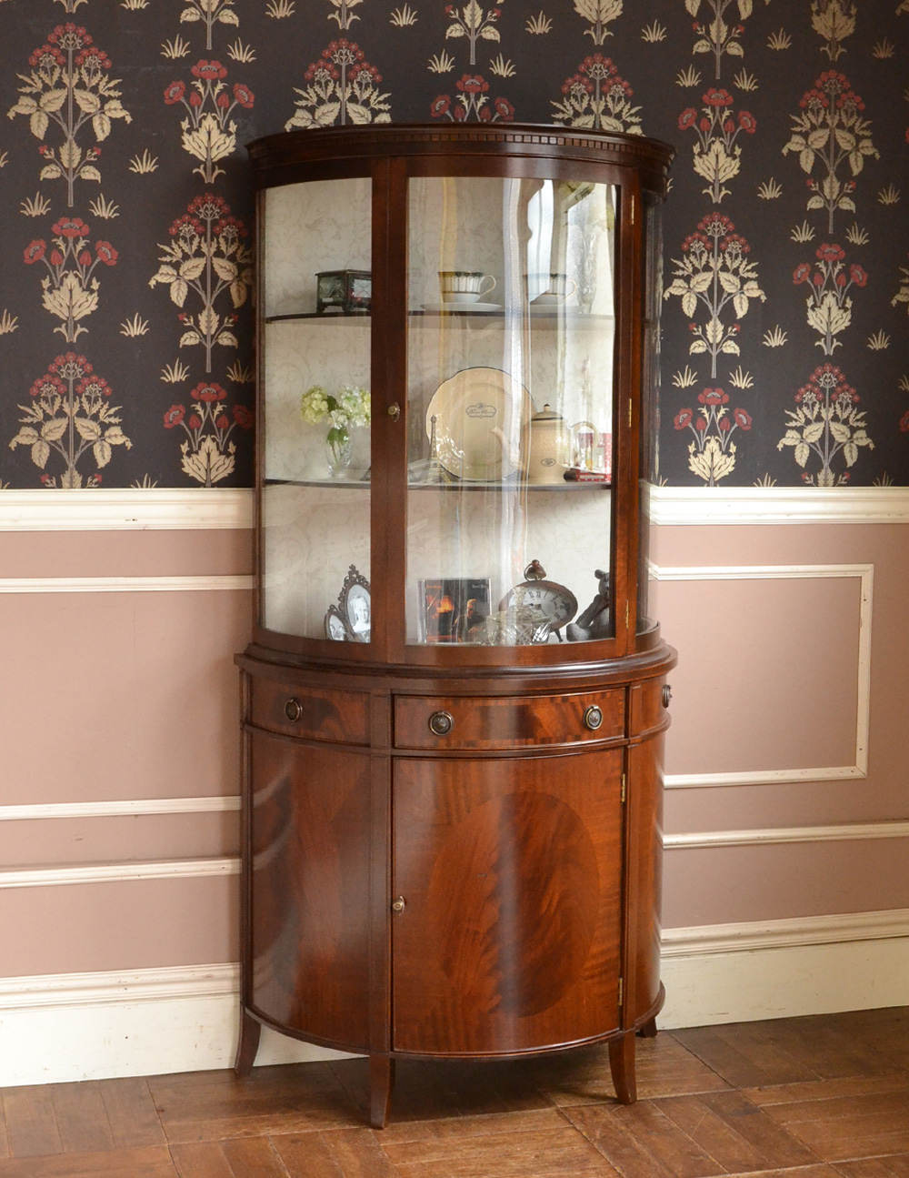 ウォールナット材のアンティーク英国家具、キレイなガラスのショーケース (j-1486-f)