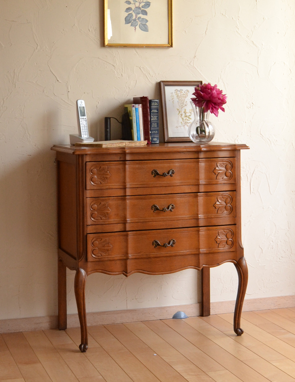 南フランスのアンティーク家具、彫がたっぷりのチェスト (j-1533-f)