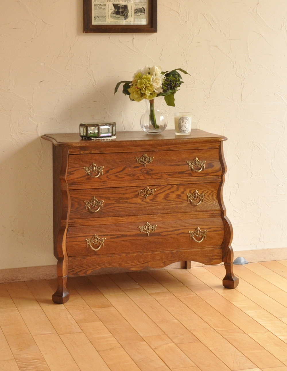 エレガントなアンティークフレンチ家具、小さい３段チェスト（コモード） (j-1549-f)