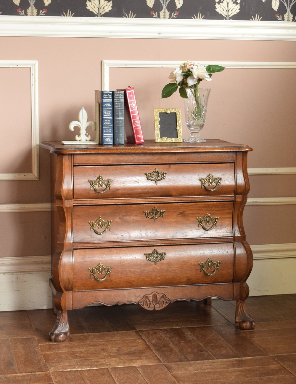 アンティークの優雅なフレンチ家具、オーク材の３段チェスト（コモード） (j-1550-f)