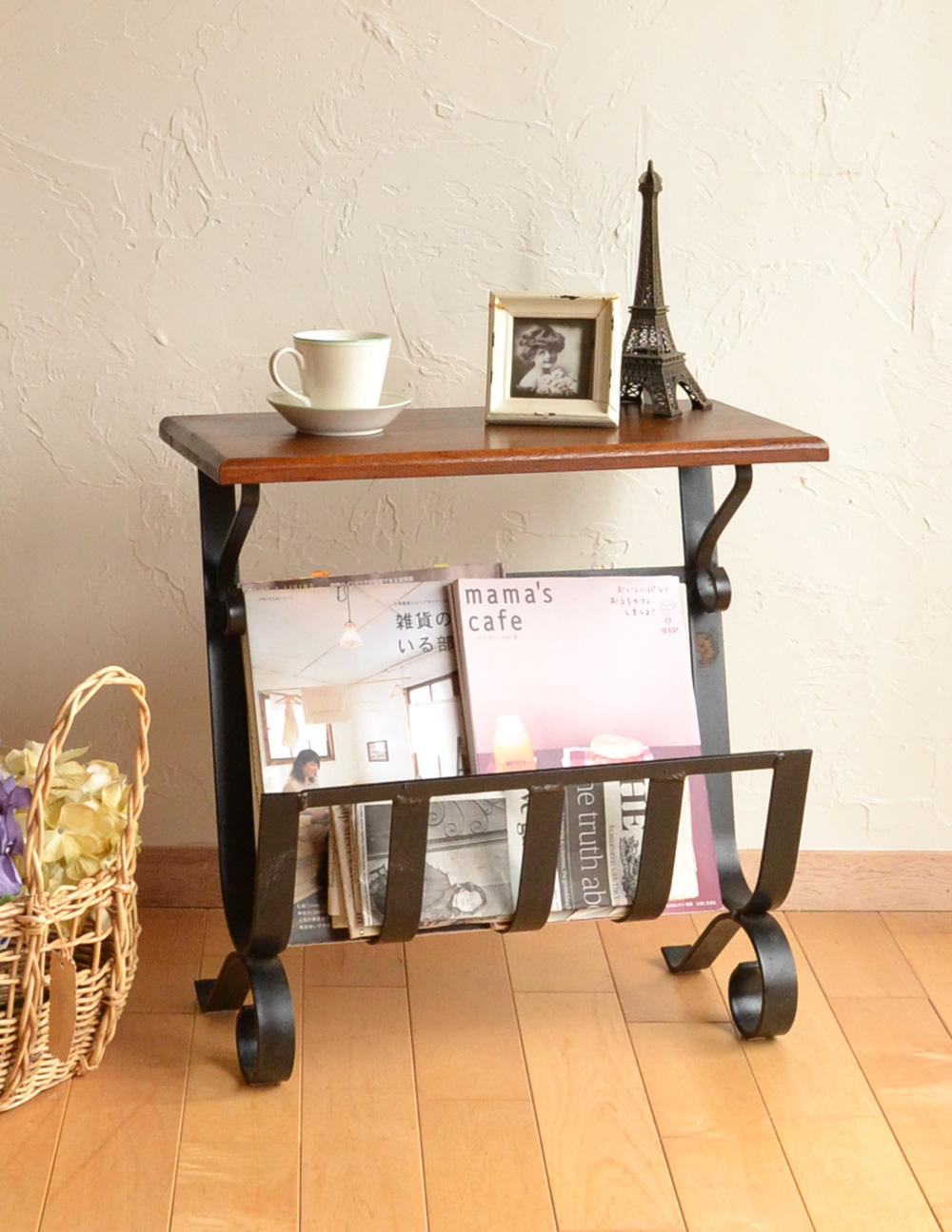 アンティークの小さな家具、アイアン×木製天板のコラボがお洒落なマガジンラック (j-1725-f)