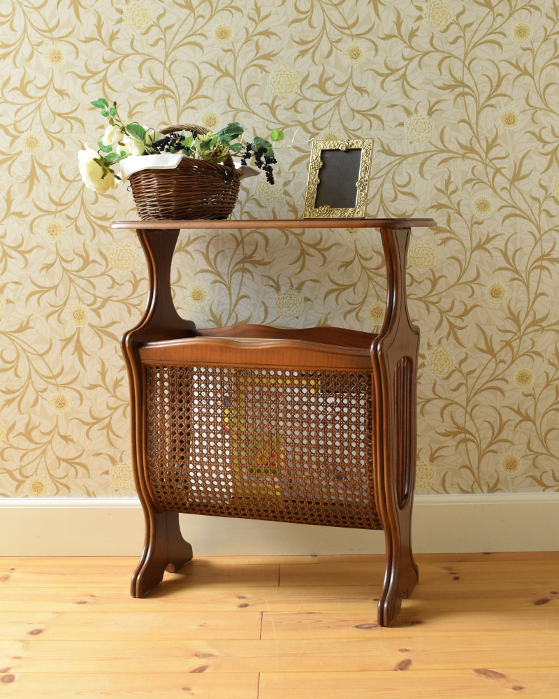 フランスアンティークの小さな収納家具、スラッとしたシルエットが美しい天板付きのマガジンラック (j-1768-f)