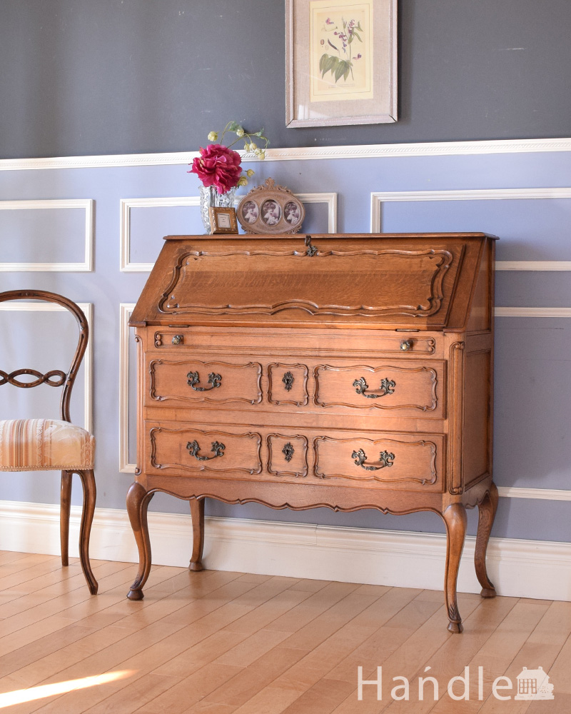 フランスらしい彫りがエレガントで美しい、鍵付きアンティークビューロー(デスク) (j-1906-f)