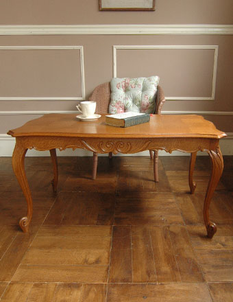 アンティークのフランス家具、美しい猫脚のサロンテーブル (j-463-f)