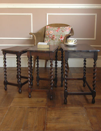 1950年代のアンティーク ネスト テーブル (j-494-f)