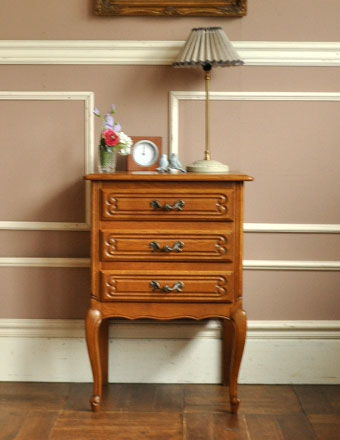 2014年3月1日にご成約頂きました。1950年代のアンティーク スモールチェスト (j-806-f)