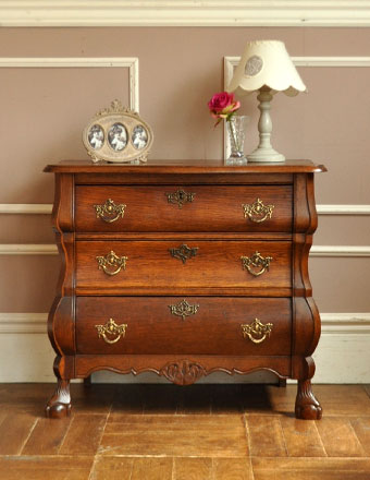 南フランスの上品なアンティーク家具、木製の３段チェスト (j-980-f)