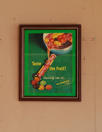 イギリスのオシャレなアンティーク雑貨、Rowntree(ロントリー)社のアートフレーム (k-1014-z)