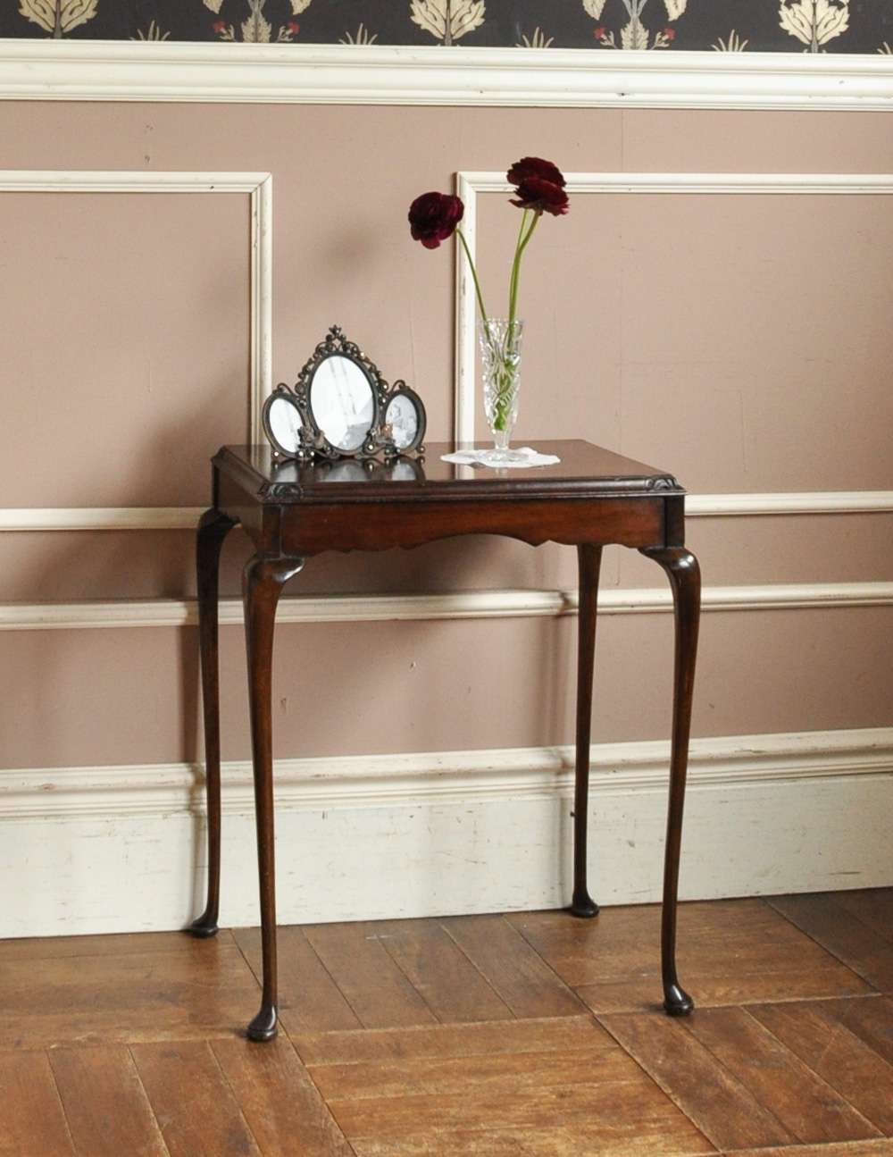 どんな使い方もできる便利なアンティークのオケージョナルテーブル (k-1038-f)