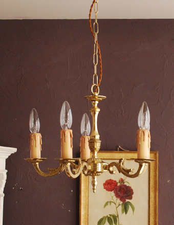 高級感溢れる真鍮製シャンデリア、イギリスのアンティーク照明