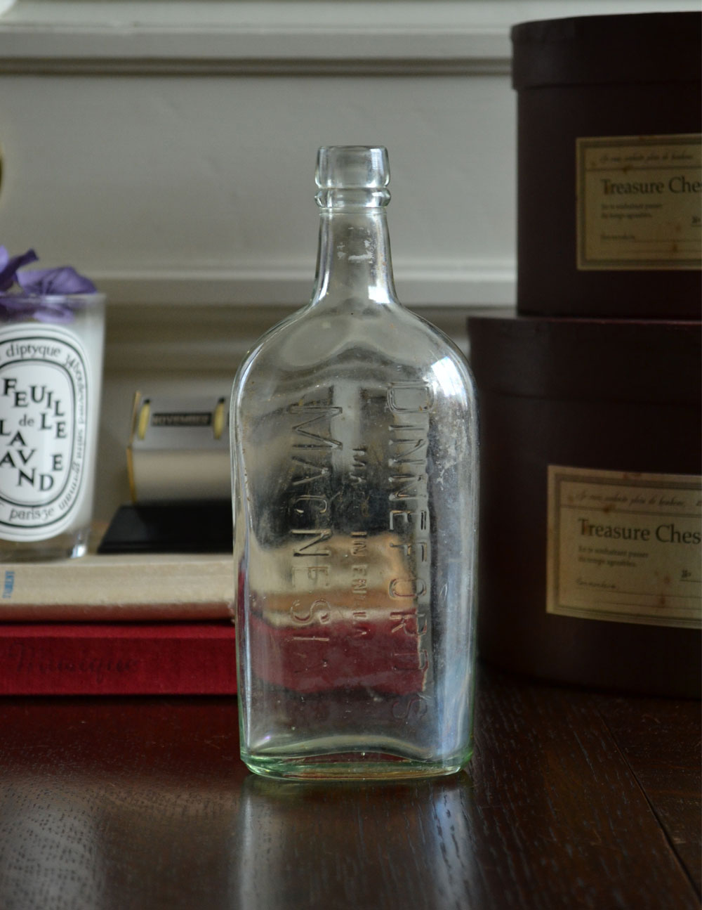 ふっくらしたフォルムが可愛い クリアガラスのエンボス入り