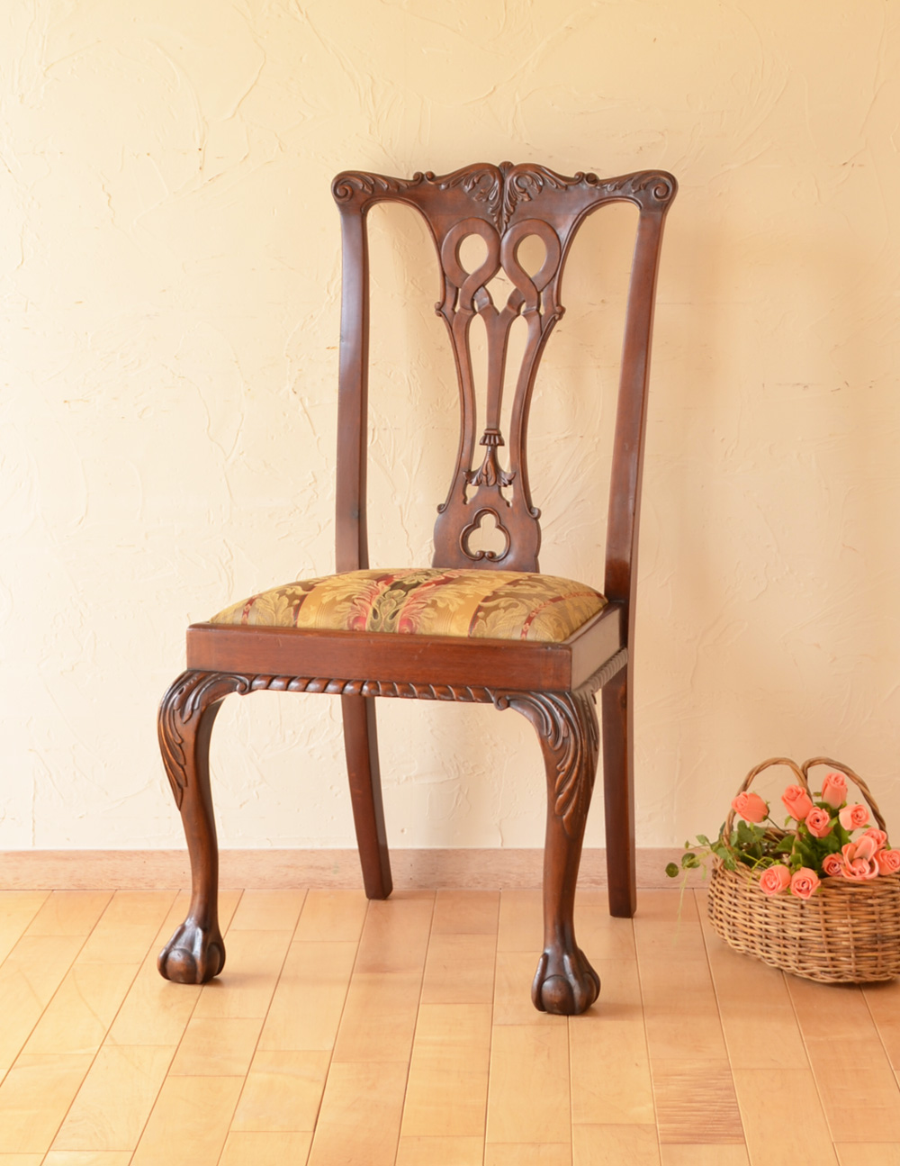 イギリスの豪華なアンティークチェア、背もたれの美しいサイドチェア （カブリオールレッグ）(k-1083-c)｜アンティークチェア・椅子